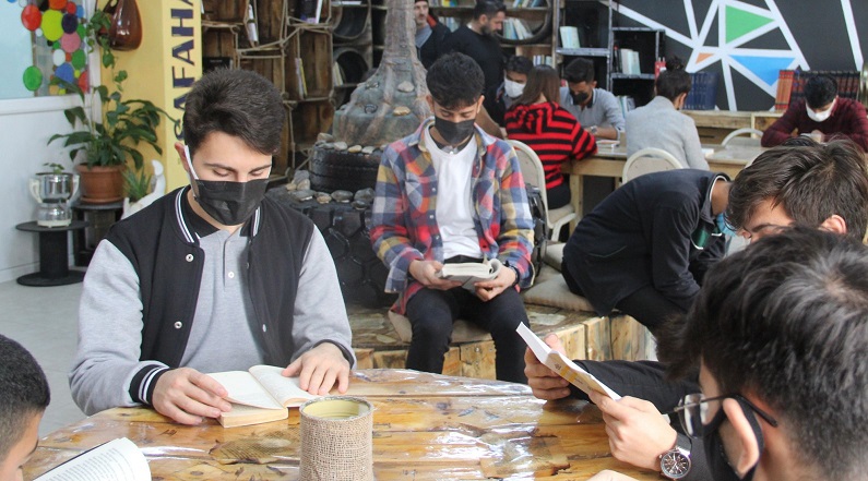 Okul kütüphanelerindeki Kitap Sayısı, 5 Ayda Yüzde 100 Arttı.